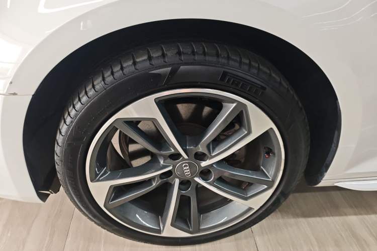 Used Audi A4L 2018 30th Anniversary Edition 40 TFSI Sport Edition Left Front Wheel Hub