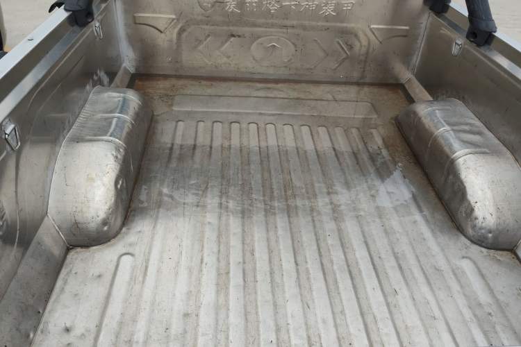 Used Great Wall King Kong Poer 2022 2.0T Manual Diesel Two-Wheel Drive Elite Version with Long Bed GW4D20M Trunk