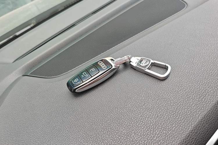 Used Audi Q7 2021 55 TFSI quattro S line Sport model
