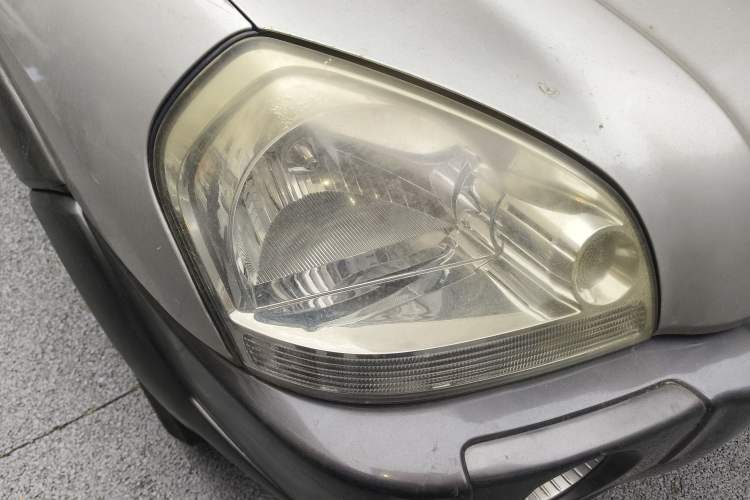 Used Hyundai Tucson 2009 2.0L Manual Two-Wheel Drive Fashion Edition