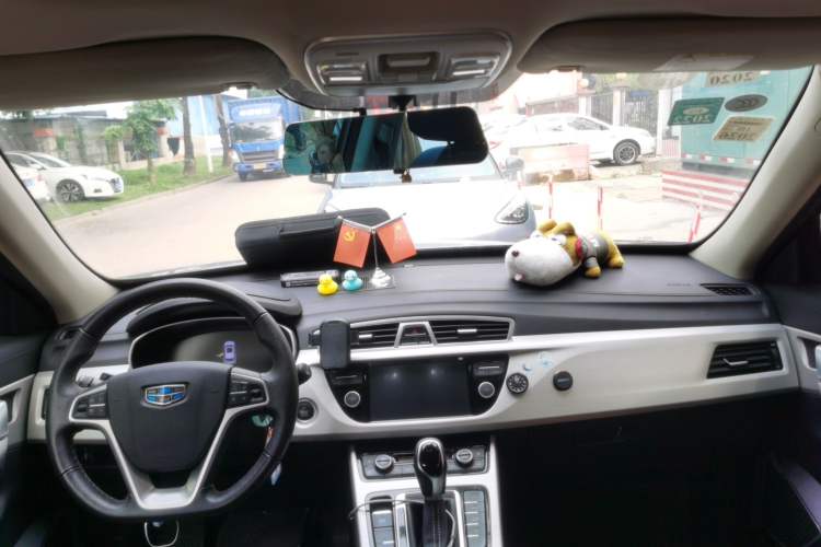 Used Geely Auto Emgrand X7 Sport 2018 1.8TD Automatic Two-Wheel Drive Smart Connect 4G Internet Edition
