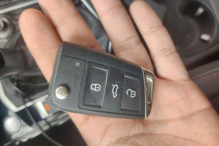 Used Volkswagen Tayron 2019 330TSI Two-Wheel Drive Luxury Model China VI Standard Vehicle Key