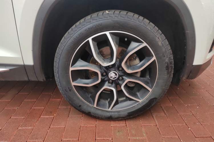 Used Skoda Kodiaq 2018 TSI330 7-Seater Two-Wheel-Drive Luxury Enjoyment Edition Right Front Wheel Hub