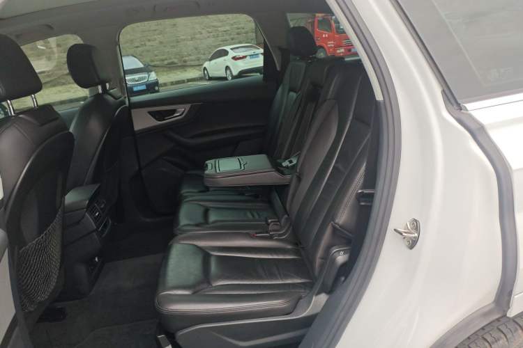 Used Audi Q7 2018 45 TFSI Technology Edition Left Rear Seat