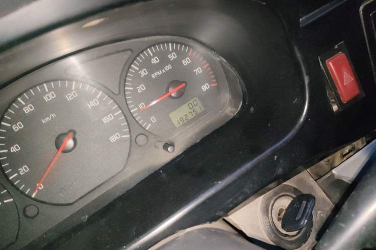 Used Jinbei Hiace 2011 2.0L 5th Generation Kuaiyunwang Standard Version 4G19
