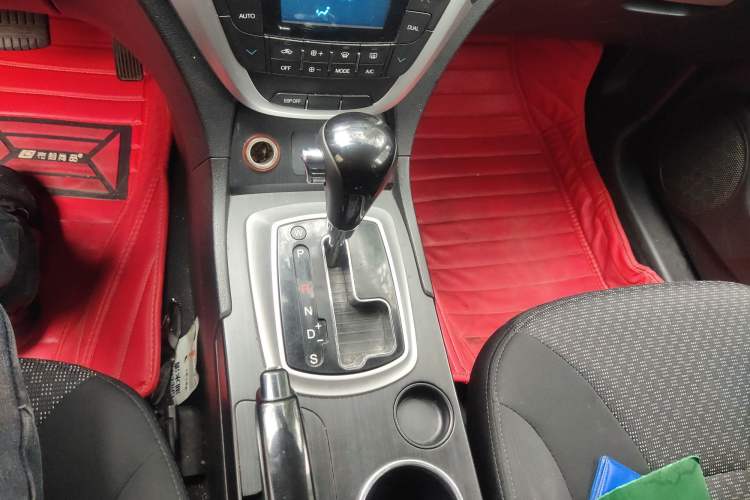 Used GAC Trumpchi GS5 2014 2.0L Automatic Two-Wheel Drive Deluxe Edition Gear Lever