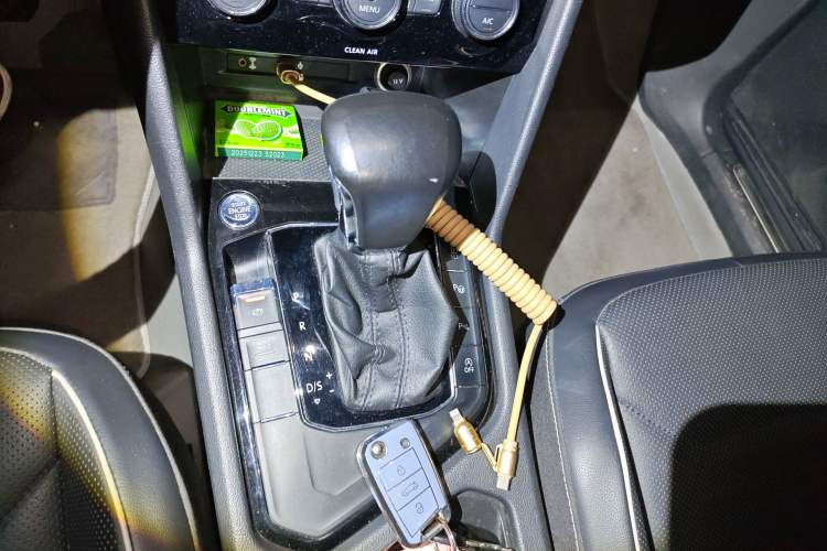 Used Volkswagen Tiguan L 2017 330TSI Automatic Two-Wheel Drive Flagship Edition Gear Lever