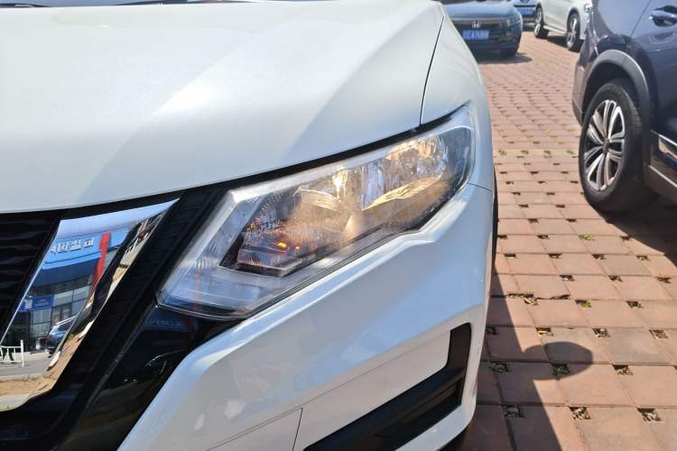 Used Nissan X-Trail 2023 Classic 2.0L Two-Wheel Drive Smart Connect & Comfort Edition Left Front Headlight