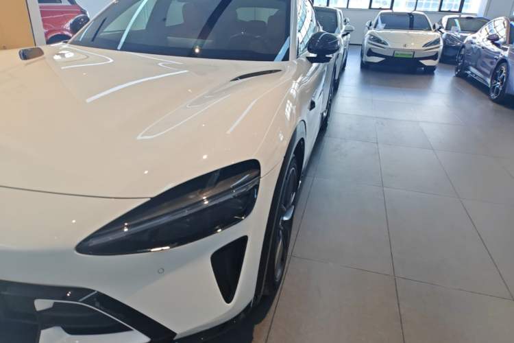 Used Xiaomi Auto YU7 2025 Ultra-Long Range High-Performance All-Wheel-Drive Max Edition Left Front Headlight