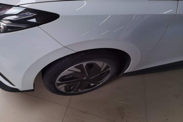 Used MG 4 EV 2022 425 km Luxury Edition Left Front Wheel Hub