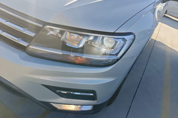 Used Volkswagen Tiguan L 2017 330TSI Automatic Two-Wheel Drive Luxury Edition
