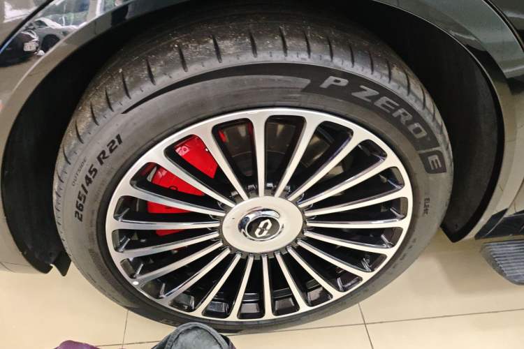 Used Hima AITO M8 2025 Extended-Range Max+ Version 53.4 kWh 6-Seater Edition Left Front Wheel Hub