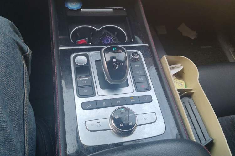 Used BYD Tang New Energy 2018 DM 2.0T All-Wheel Drive Smart Connectivity Luxury Model 7 Seats China V Emission Standard