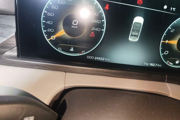 Used Ford Equator 2023 EcoBoost 225 Premier 7-Seater (2/3/2) Odometer Close Up