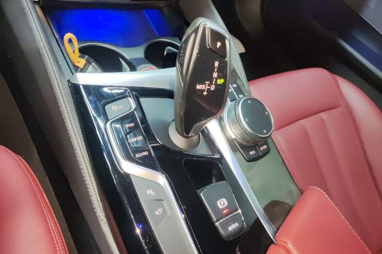 Used BMW 5 Series 2018 Restyled 530Li Leading Edition M Sport Package
