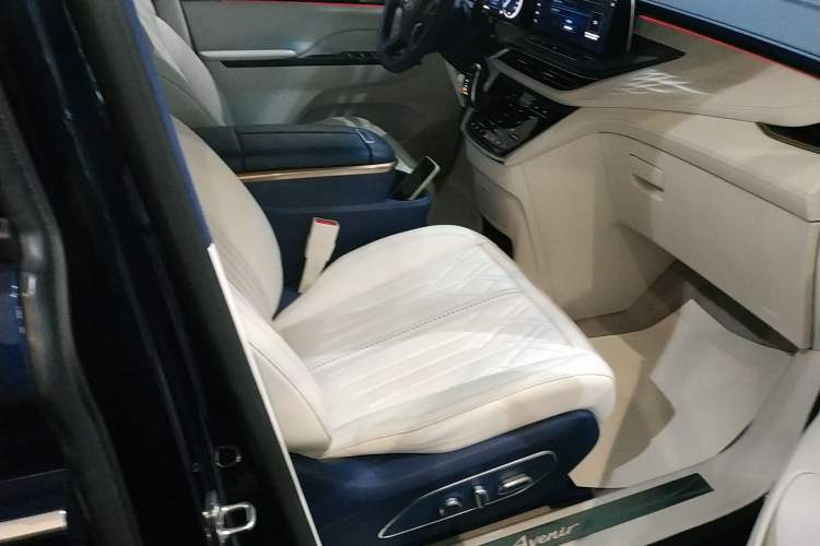 Used Buick GL8 2020 Avenir Avia Four-Seat Luxury Edition