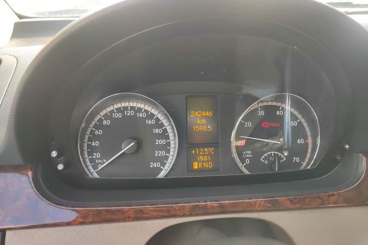 Used Mercedes-Benz Viano 2011 2.5L Prestige Edition