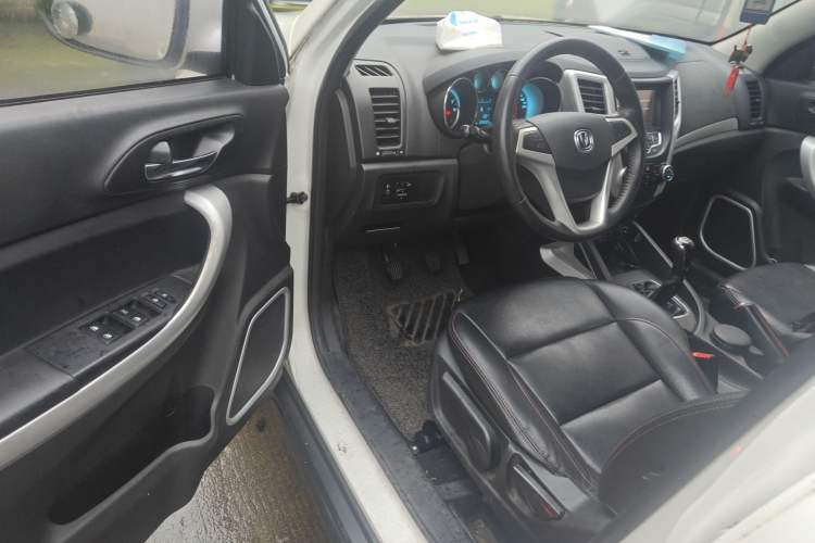 Used CHANGAN CS35 2015 1.6L Manual Luxury Model China IV Standard Driver Seat