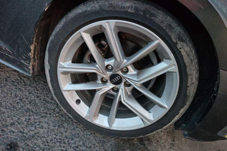 Used Audi A5 2023 Sportback 40 TFSI Fashionable and Dynamic Model Right Front Wheel Hub