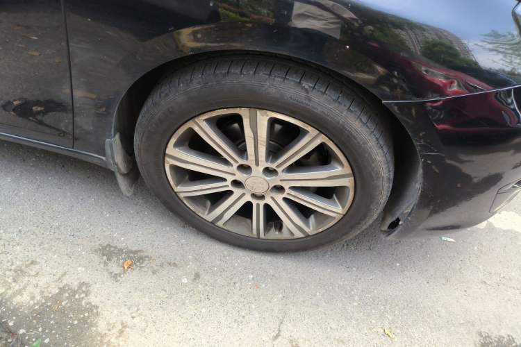 Used Peugeot 408 2014 1.8L Automatic Luxury Edition Right Front Wheel Hub