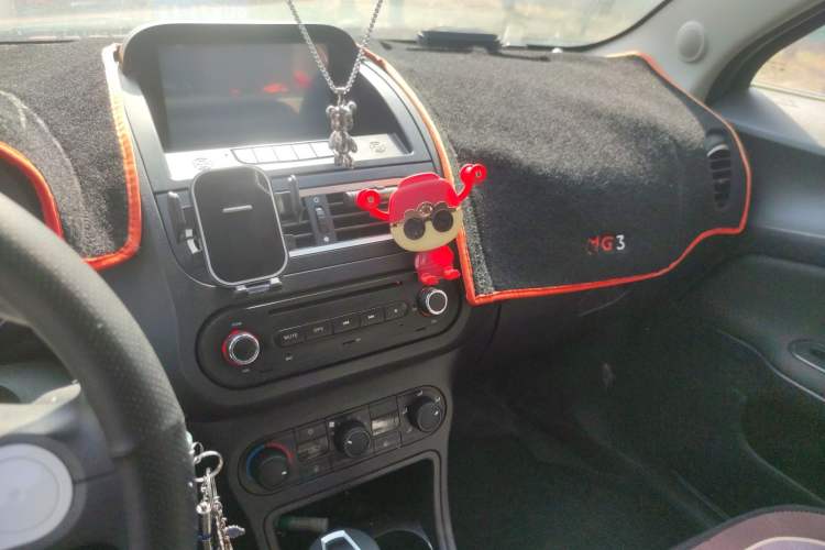 Used MG 3 2016 1.3L AMT Comfort Edition Audio And AC Panel