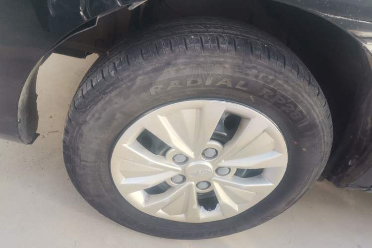 Used JAC Refine M3 2022 1.8L 7-seat Standard Edition Left Front Wheel Hub