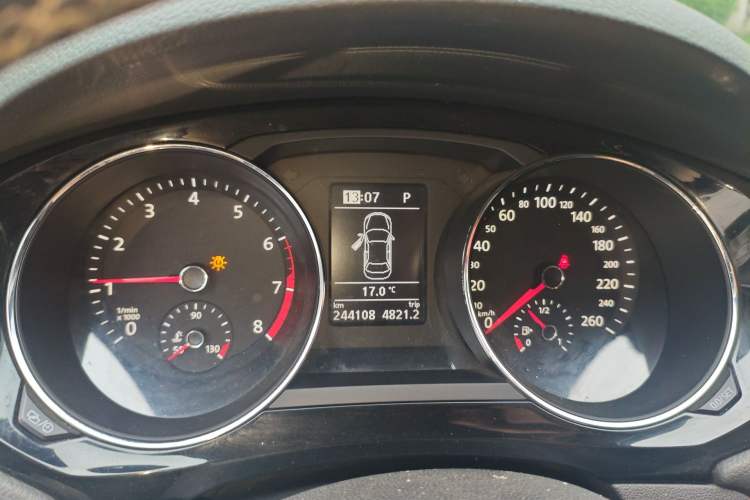 Used Volkswagen Sagitar 2018 280TSI DSG Comfort Model Instrument Cluster