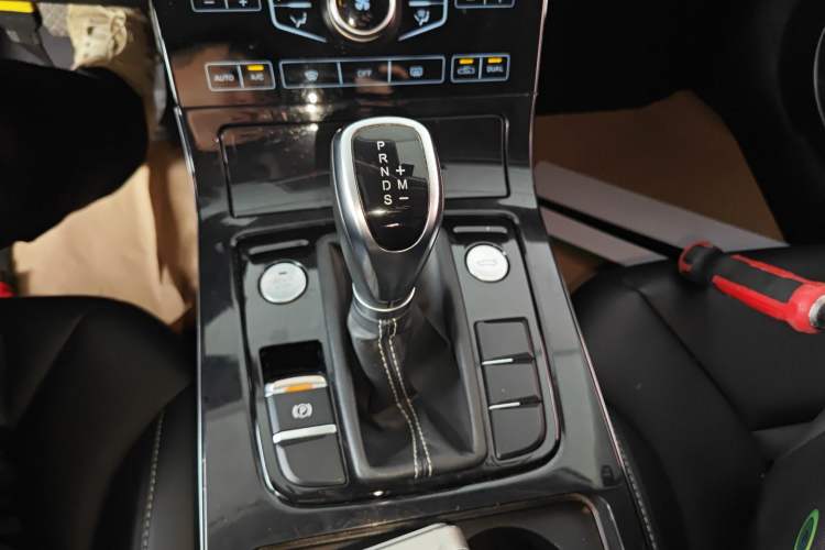Used Hongqi H5 2019 30TD Smart Connect Dynamic Edition Gear Lever