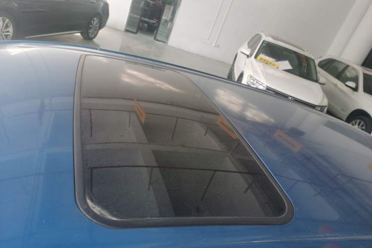 Used Chevrolet Aveo Sonic 2011 Hatchback 1.6L MT SX
