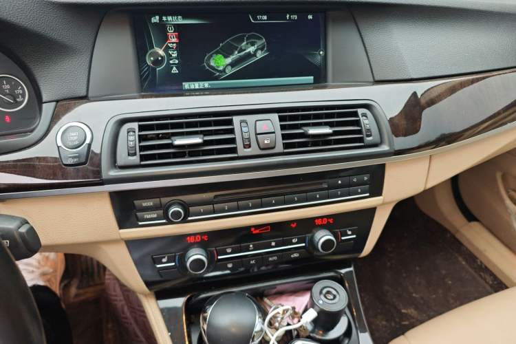 Used BMW 5 Series 2013 525Li Luxury Model