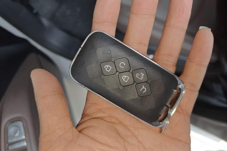 Used Wuling Starlight 730 2025 Model Plug-in Hybrid 125km Luxury Edition