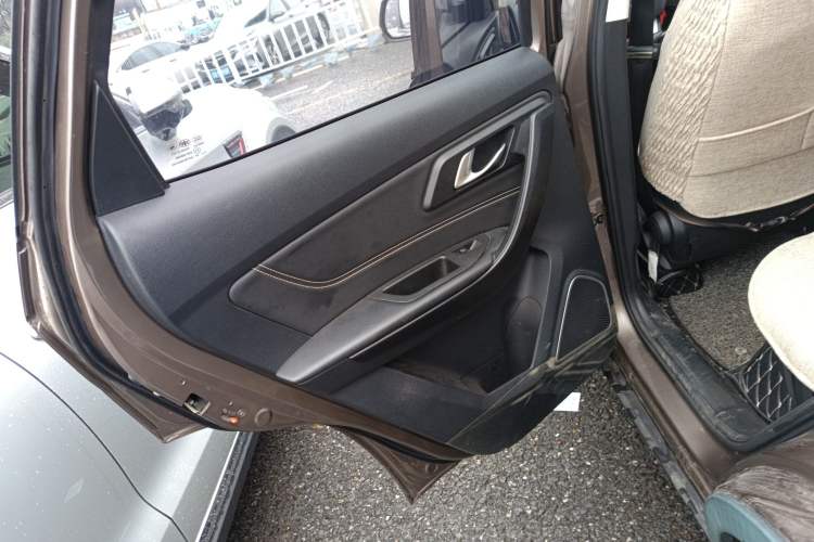 Used Bestune X40 2017 1.6L Automatic Prestige Edition
