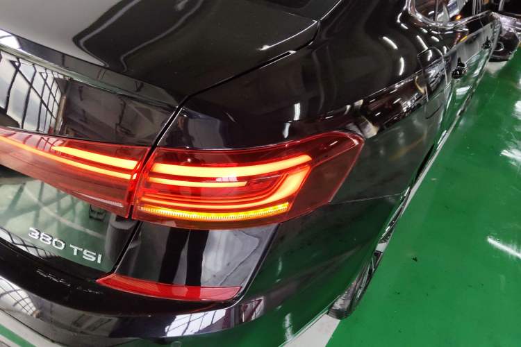 Used Volkswagen Passat 2025 Premium Version 380TSI Dragon Edition Right Rear Taillight