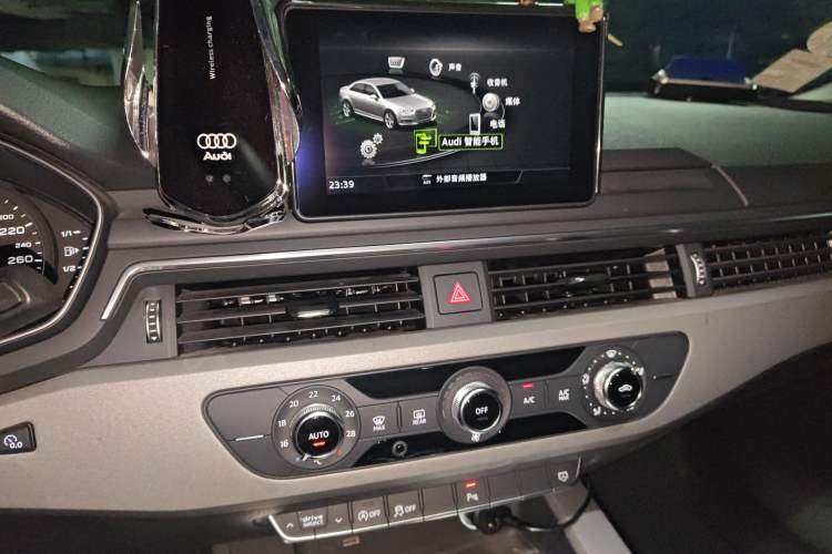 Used Audi A4L 2018 30th Anniversary Edition 40 TFSI Trendy Model Audio And AC Panel