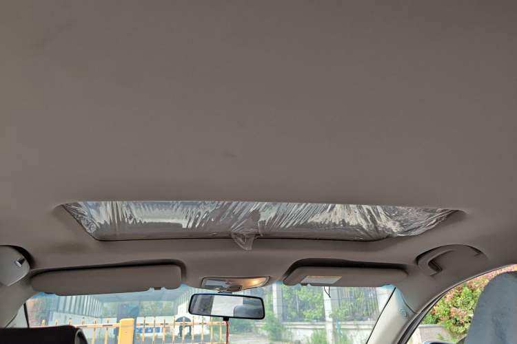 Used Roewe 360 2015 1.5L Automatic Luxury Edition Headliner