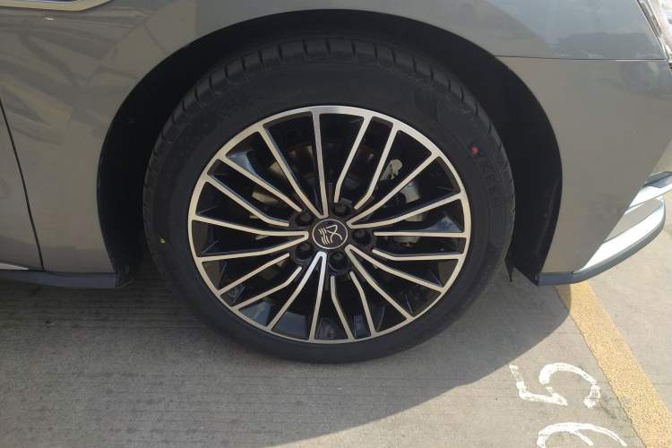 Used BYD Han 2020 DM Four-Wheel Drive Performance Edition Luxury Model Left Front Wheel Hub