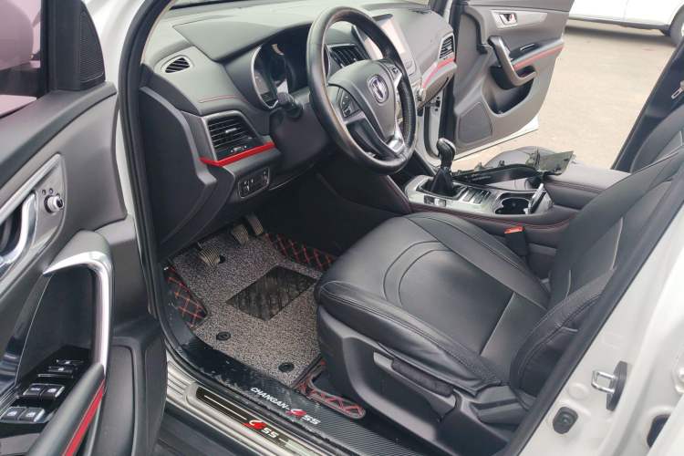 Used CHANGAN CS55 2018 1.5T Manual Colorful Model China V Standard