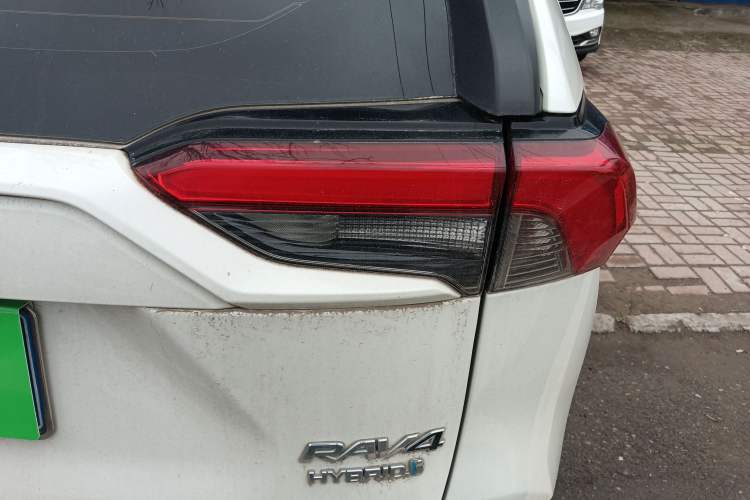 Used Toyota RAV4 2020 Dual-Engine 2.5L E-CVT 4x4 Elite PLUS Edition
