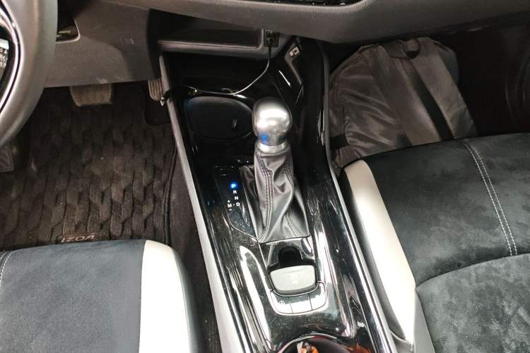 Used Toyota IZOA 2021 2.0L Yichi SPORT