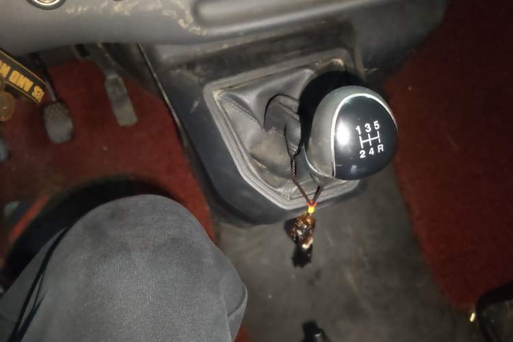 Used JMC Transit 2019 2.8T Commercial Version Long Wheelbase Mid-Roof 6-Seater Rear Single Tire China VI Emission Standard – JX493
