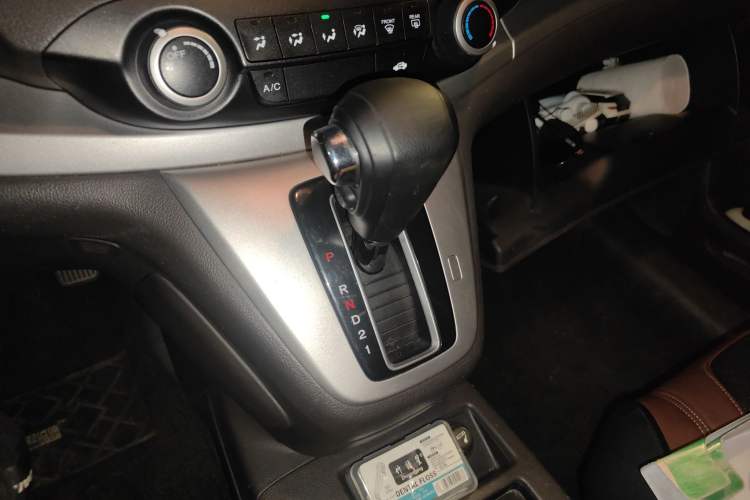 Used Honda CR-V 2012 2.0L two-wheel drive urban version
