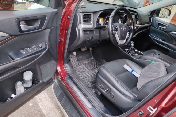 Used Toyota Highlander 2017 2.0T Four-Wheel Drive Luxury Navigation Version 7 Seats