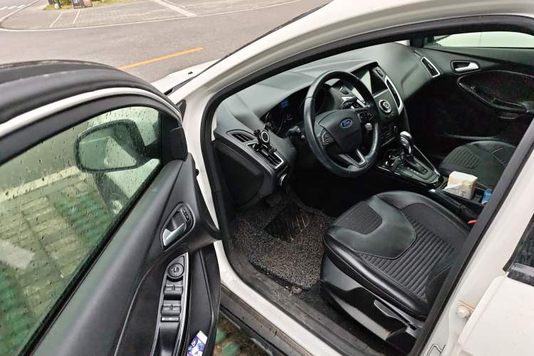 Used Ford Focus 2015 Hatchback EcoBoost 125 Automatic Supreme Style Edition