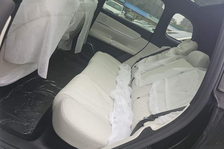 Used CHANGAN NEVO Q07 2025 215 Prestige Edition Left Rear Seat