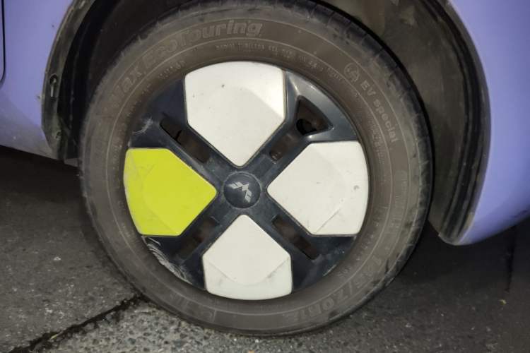 Used Wuling Hongguang MINIEV 2022 Macaron-Color Edition Lithium Iron Phosphate Right Front Wheel Hub