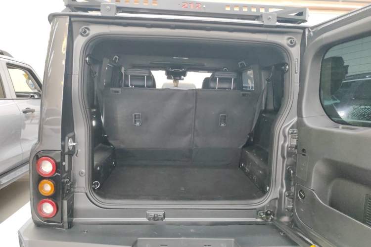 Used 212 T01 2024 2.0T Explorer
