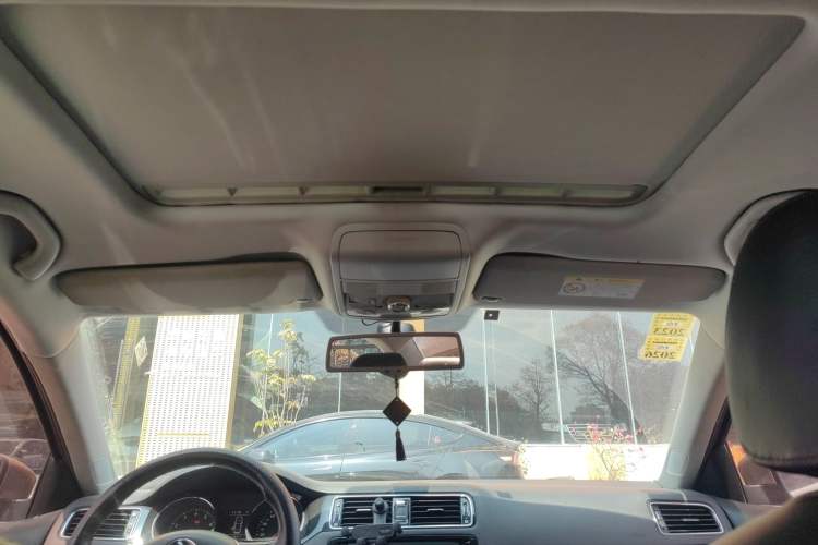 Used Volkswagen Sagitar 2015 230TSI Automatic Luxury Model