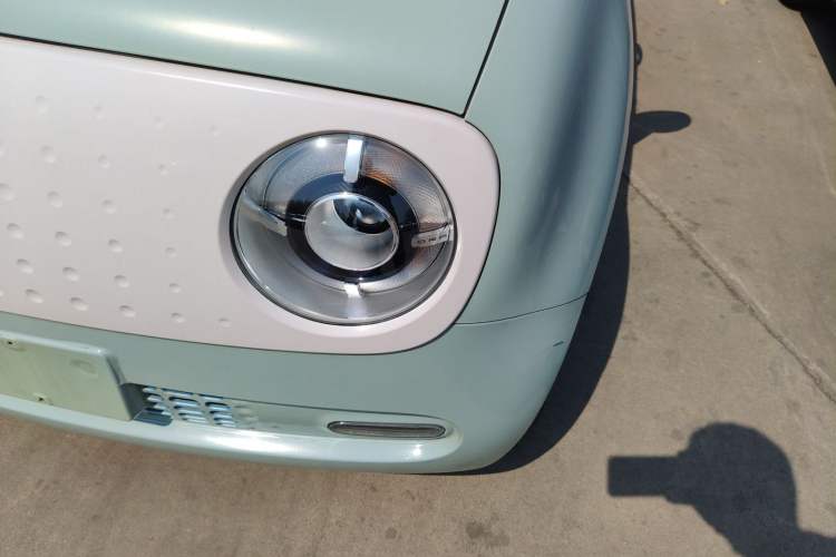 Used ORA Black Cat 2021 351 km Luxury Version Left Front Headlight