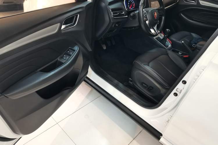 Used Roewe RX3 2018 1.6L Manual Internet Smart Edition
