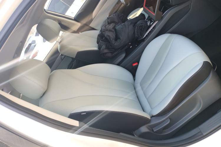 Used BAIC Beijing EU5 2018 R550 Smart Trend Edition
